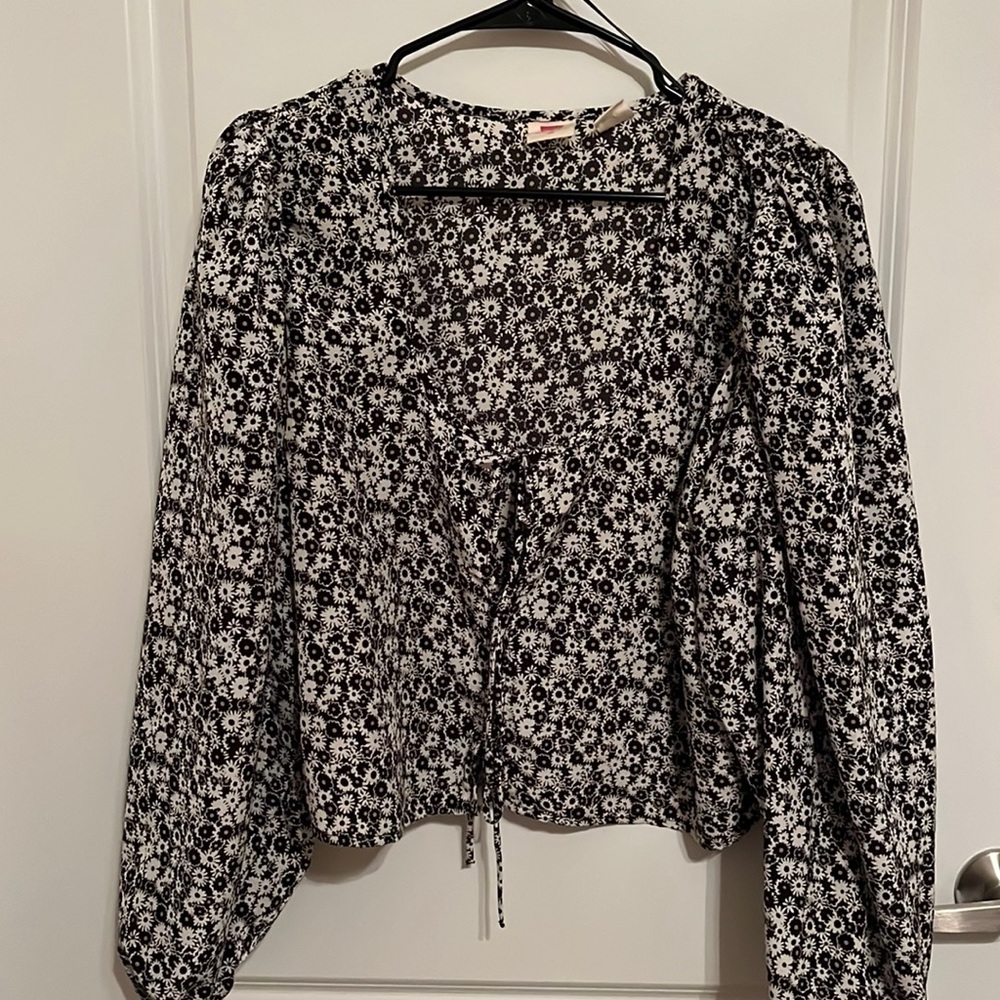 Floral front tie Levi’s top